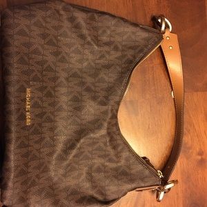 Mk purse.